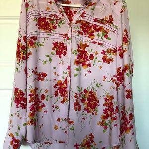Pink Floral blouse. Large. Very good condition. Brand: Nanette Lepore